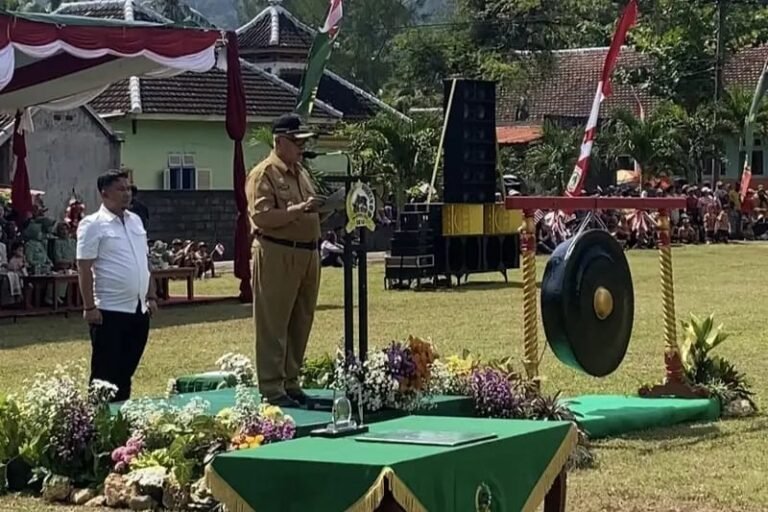 Sinergi TNI Bersama Pemkab Malang Lewat TMMD Pacu Pembangunan Desa Terpencil