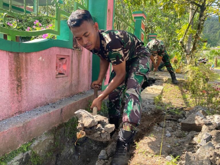 Satgas TMMD ke-126 Kodim 0818/Malang-Batu Gerak Cepat Bangun Drainase di Dusun Krajan 1B