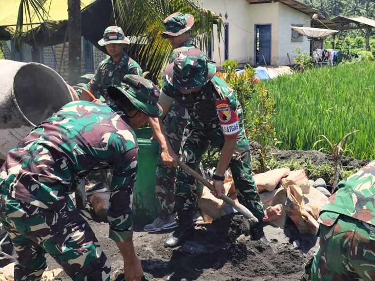 Keringat Dansatgas Letkol Czi Bayu Nugroho dan Warga Sulap Krajan IB Lebakharjo Punya Drainase 200 Meter Anti-Genangan