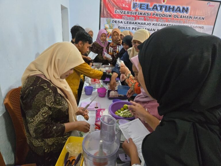 Dinas Perikanan Kabupaten Malang turut berperan aktif melalui kegiatan Pelatihan Diversifikasi Produk Olahan Ikan yang dilaksanakan di Aula Desa Lebakharjo, Kecamatan Ampelgading, Kabupaten Malang.