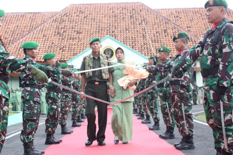Kodim 0825 Banyuwangi Melepas Mayor Arm Sutoyo dengan Tradisi Penuh Wibawa