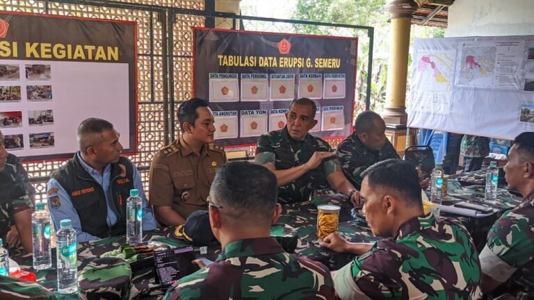 Pangdam V/Brawijaya Tekankan Kesiapsiagaan Prajurit Saat Tinjau Posko Tanggap Darurat Semeru