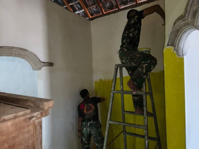 Dari Kusam ke Cerah, Kisah Inspiratif Rehabilitasi Rumah di Tangan Satgas TMMD Ke-127 Kodim 0819/Pasuruan