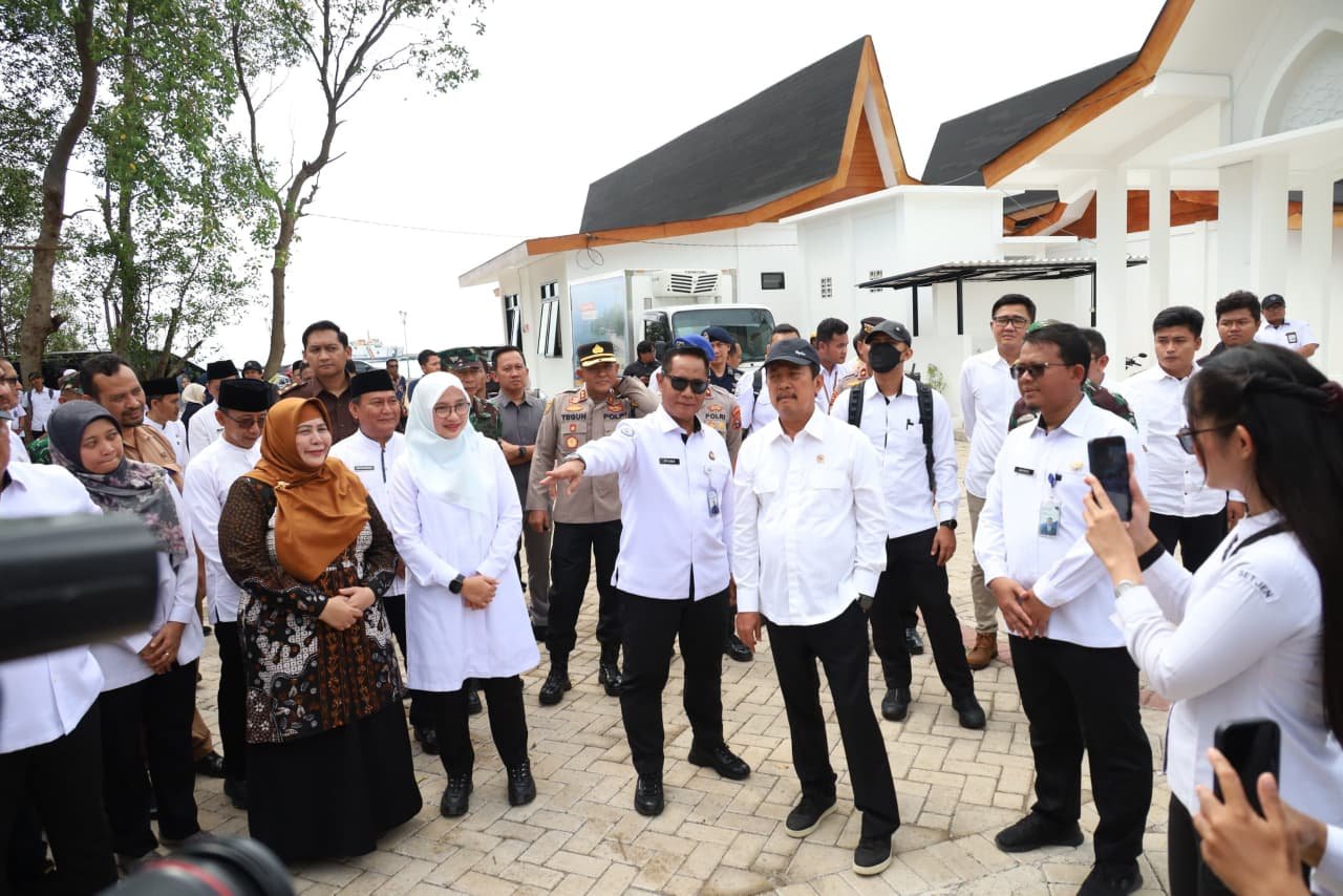 Kasdim 0825/Banyuwangi Dampingi Menteri KKP Tinjau Kampung Nelayan Merah Putih, Isyarat Kuat Kebangkitan Ekonomi Pesisir