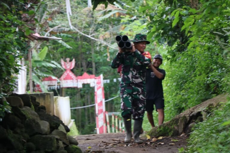 Satgas TMMD ke-128  Tuntaskan Pemasangan Pipanisasi SPAM di Dusun Kloangan.