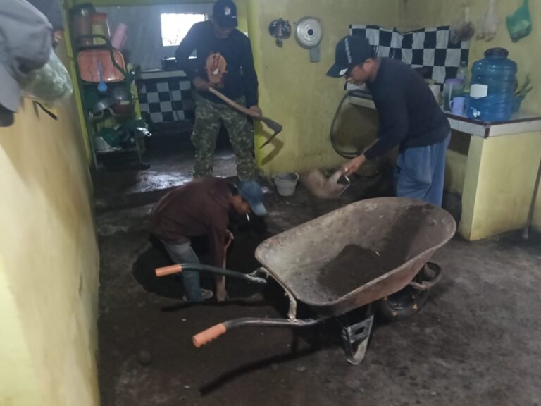 TMMD Ke-128 Kodim 0820/Probolinggo, Pembangunan Sanitasi Khoirun Nisa di Dusun Sumur Capai 40 Persen