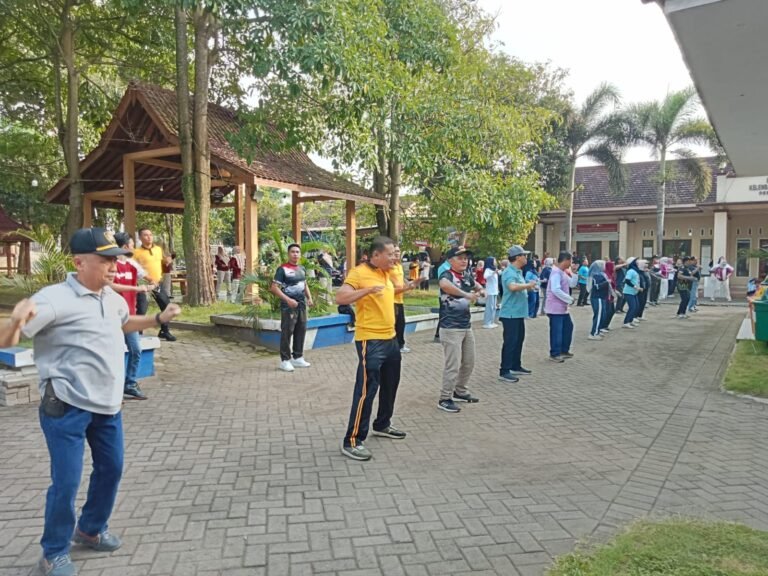 Danramil Srono Bersama Forkopimca Gelar Senam Bersama, Perkuat Sinergi dan Budaya Hidup Sehat